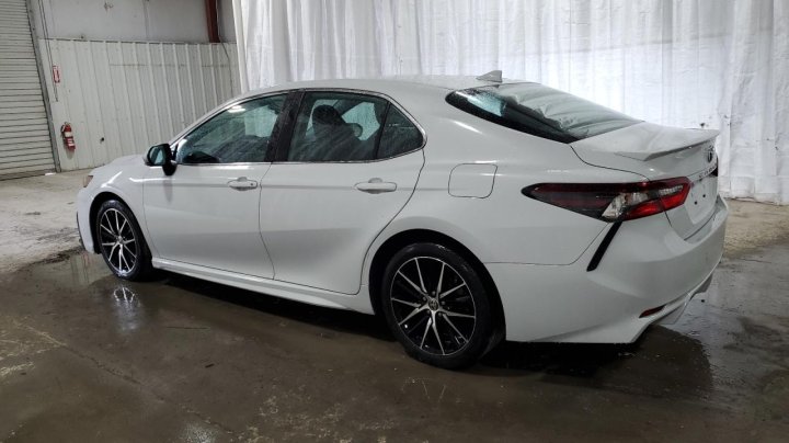 Toyota Camry SE 2022