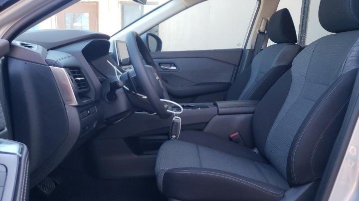 Nissan ROGUE SV 2023
