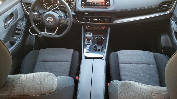 Nissan ROGUE SV 2023