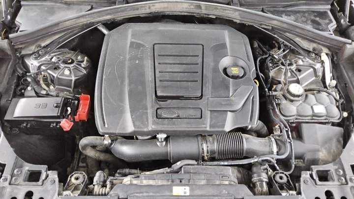Land Rover Range Rover Velar R-DYNAMIC SE 2018
