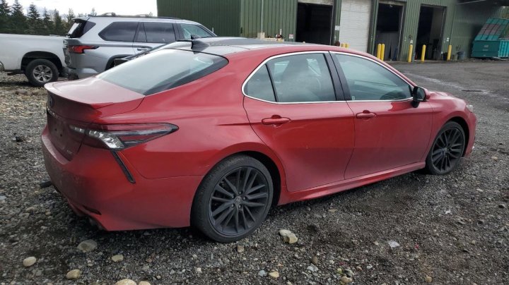 Toyota Camry  2021