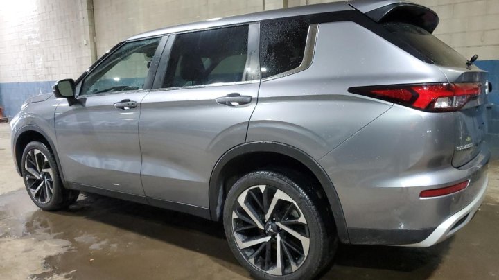 Mitsubishi Outlander  2022