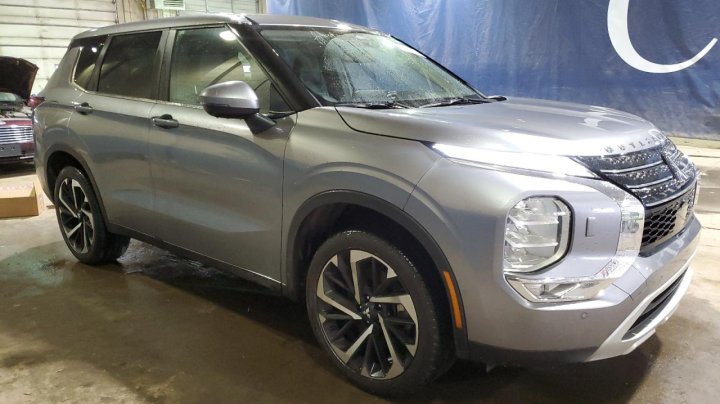 Mitsubishi Outlander  2022