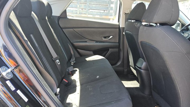 Hyundai Elantra  2021