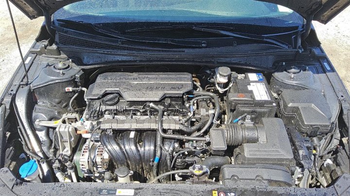 Hyundai Elantra  2021