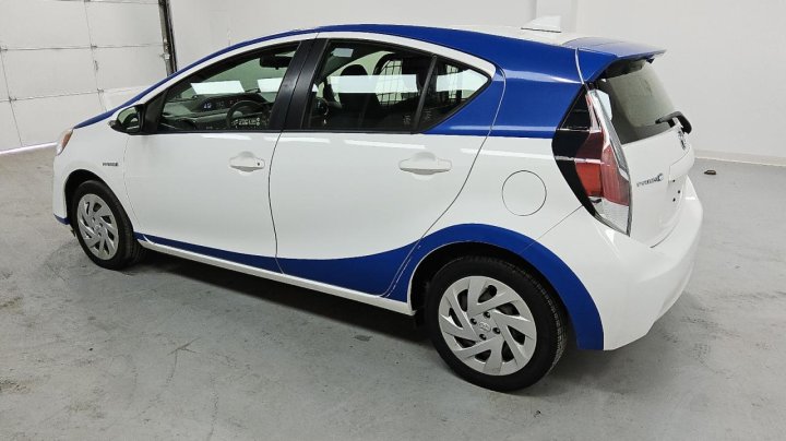 Toyota PRIUS C  2016