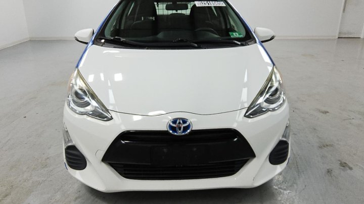 Toyota PRIUS C  2016