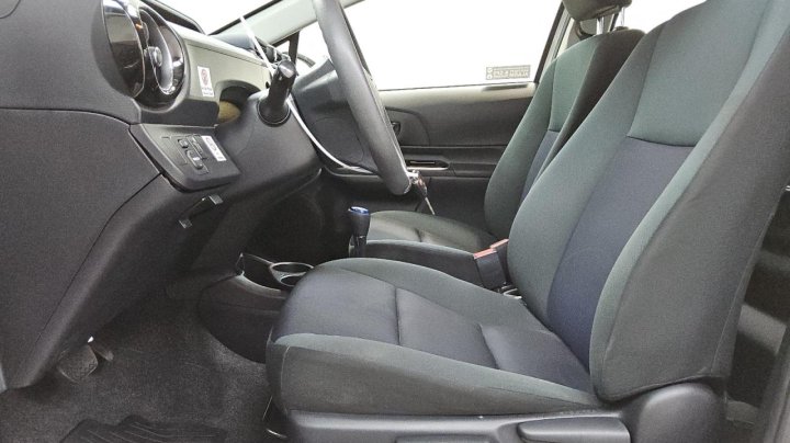Toyota PRIUS C  2016