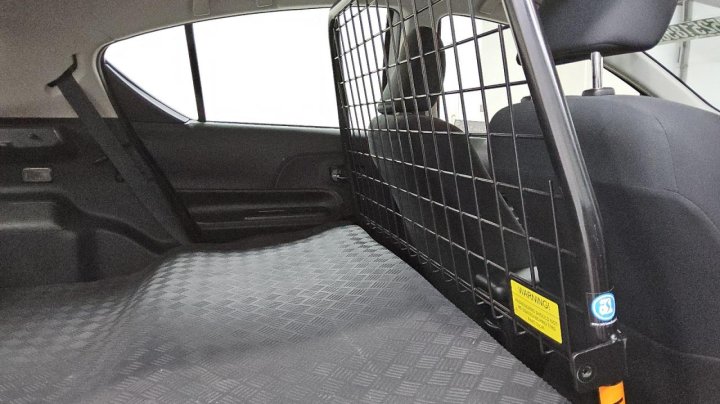 Toyota PRIUS C  2016