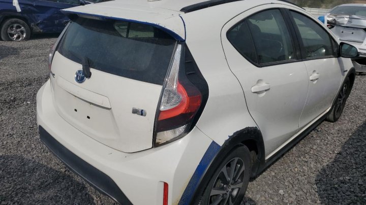 Toyota PRIUS C  2018