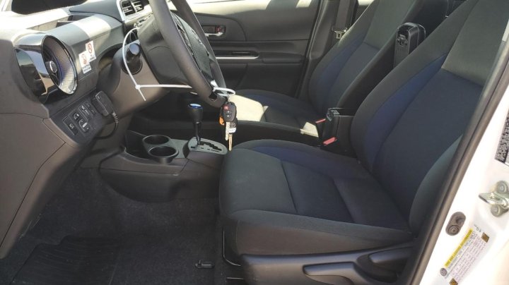 Toyota PRIUS C  2018