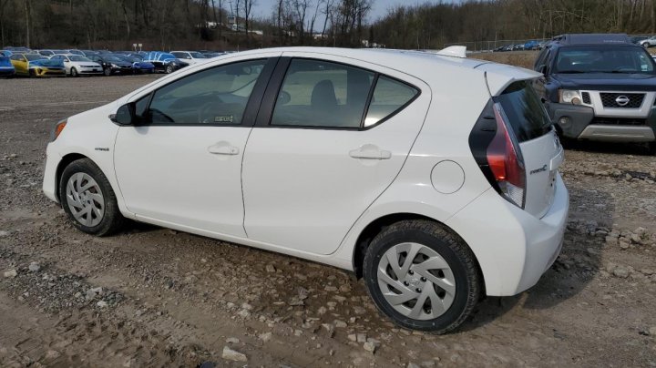 Toyota PRIUS C  2016