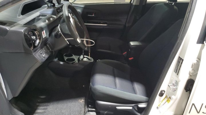 Toyota PRIUS C  2016