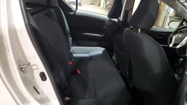Toyota PRIUS C  2016