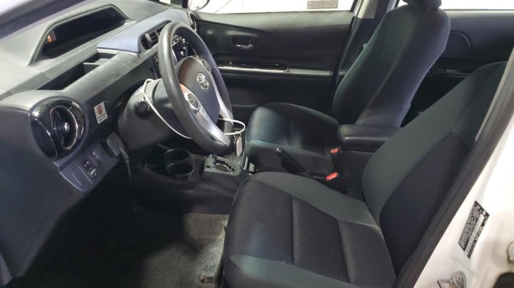 Toyota PRIUS C  2016
