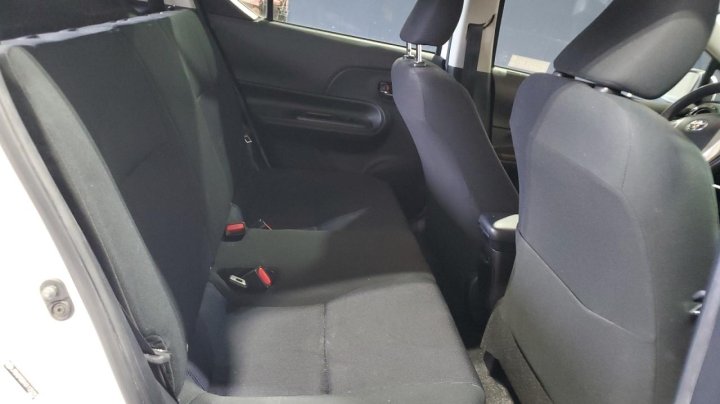 Toyota PRIUS C  2016