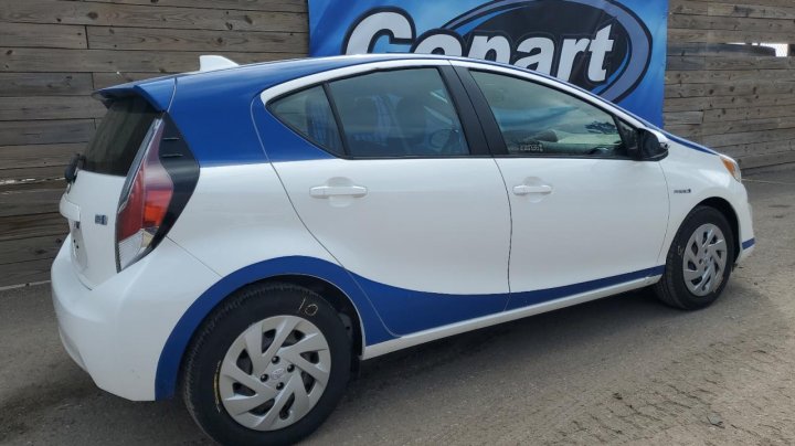 Toyota PRIUS C  2016