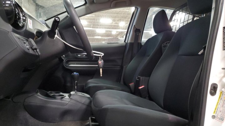 Toyota PRIUS C  2016