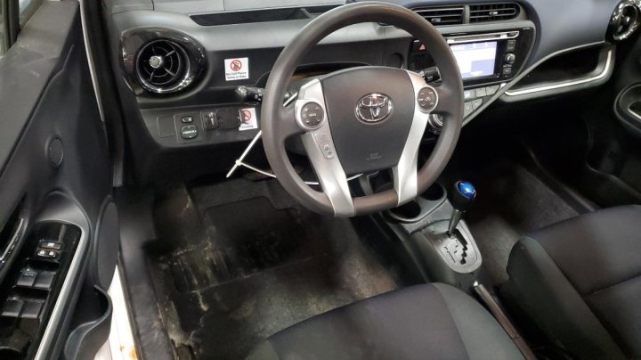 Toyota PRIUS C  2016