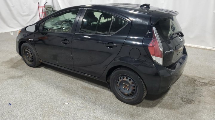 Toyota PRIUS C  2016