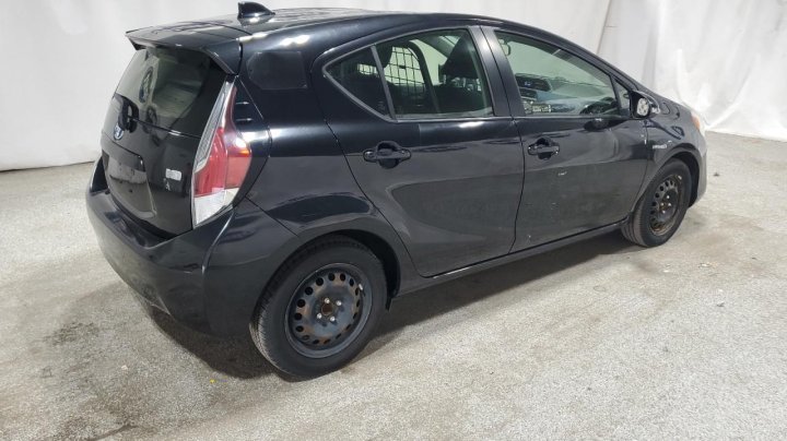 Toyota PRIUS C  2016