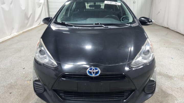 Toyota PRIUS C  2016