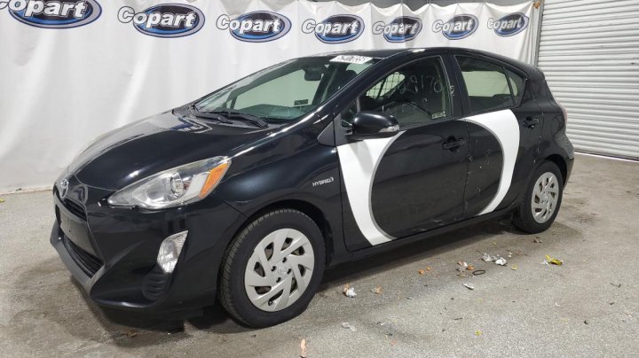 Toyota PRIUS C  2016