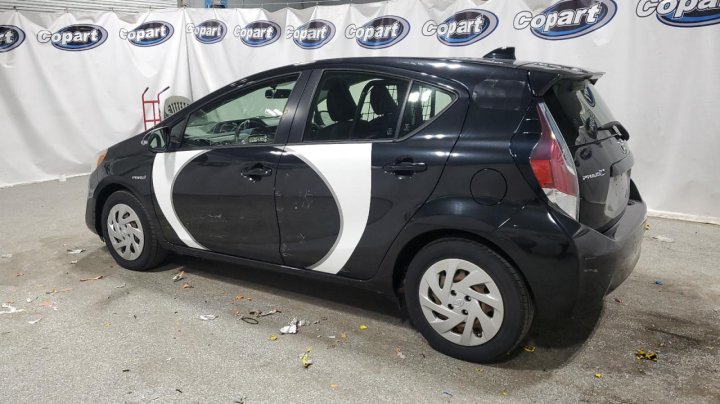Toyota PRIUS C  2016