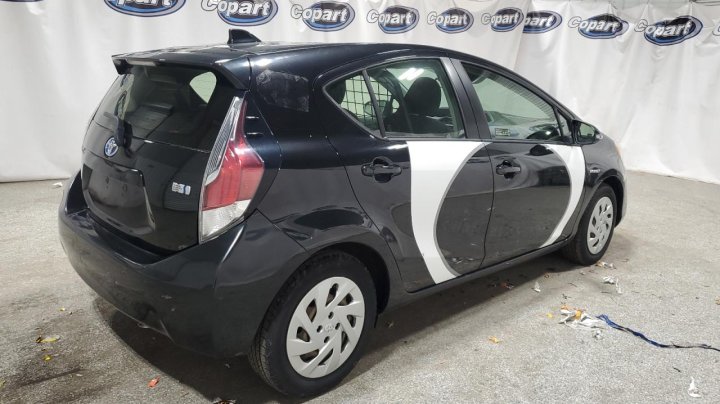 Toyota PRIUS C  2016