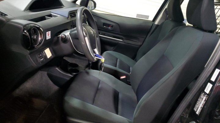 Toyota PRIUS C  2016