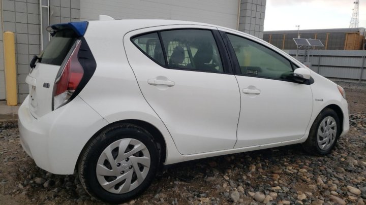 Toyota PRIUS C  2016
