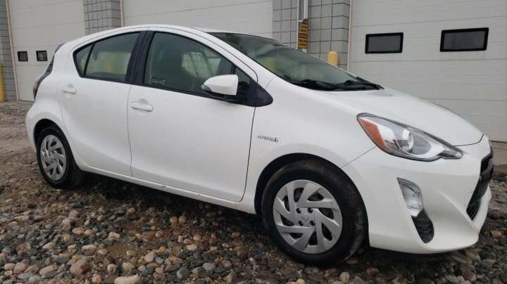 Toyota PRIUS C  2016