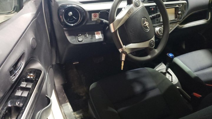 Toyota PRIUS C  2016