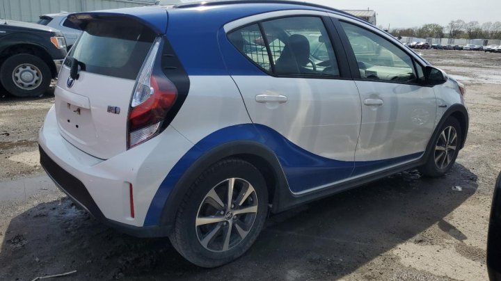 Toyota PRIUS C  2018