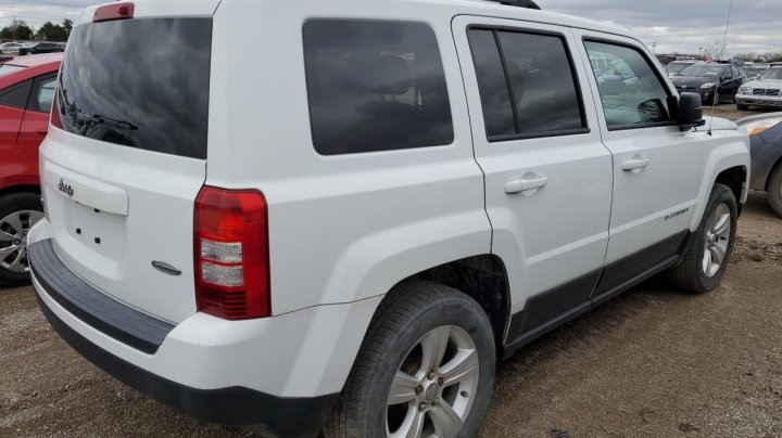 JEEP Patriot LATITUDE 2016