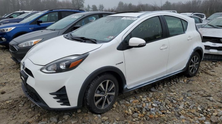 Toyota PRIUS C  2018