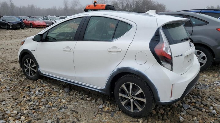 Toyota PRIUS C  2018