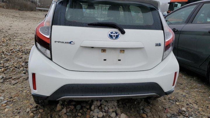 Toyota PRIUS C  2018