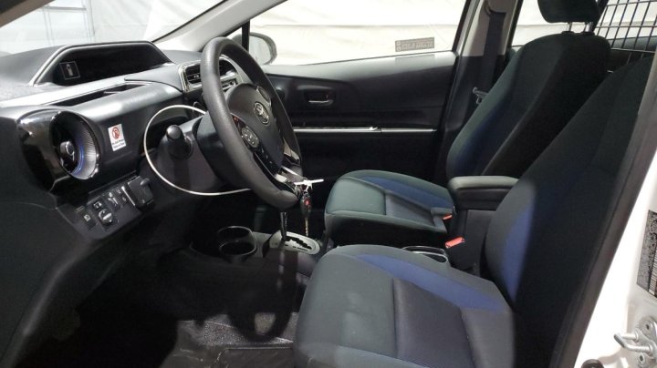 Toyota PRIUS C  2018
