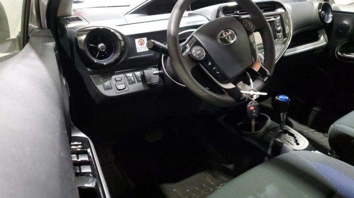 Toyota PRIUS C  2018