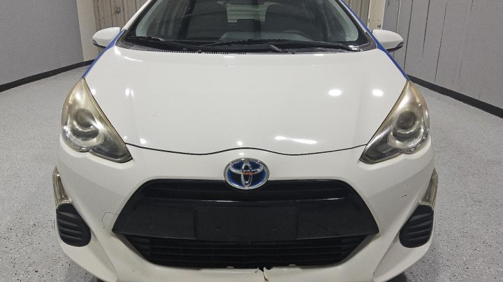 Toyota PRIUS C  2016