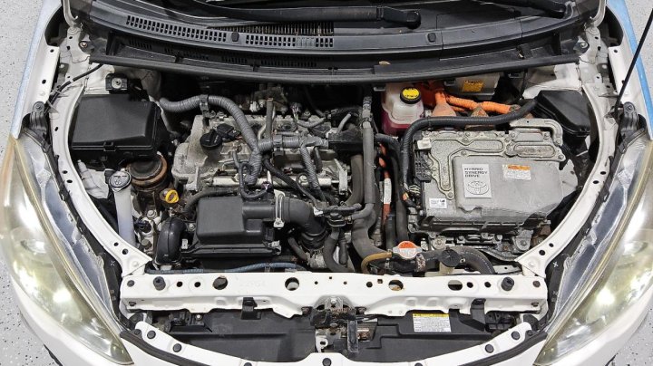Toyota PRIUS C  2016
