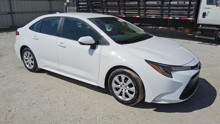 Toyota Corolla LE 2025