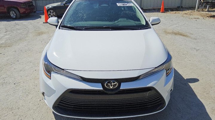 Toyota Corolla LE 2025