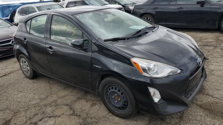 Toyota PRIUS C  2016