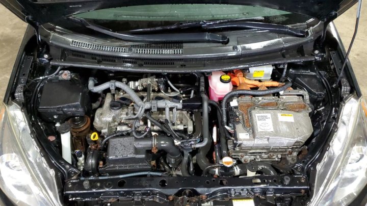 Toyota PRIUS C  2016