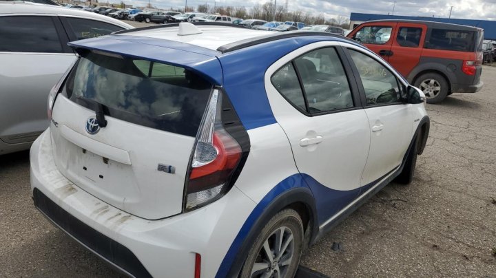 Toyota PRIUS C  2018