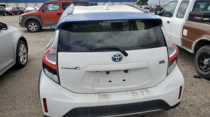 Toyota PRIUS C  2018