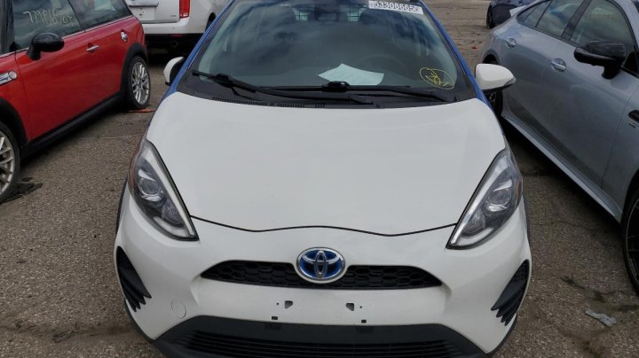 Toyota PRIUS C  2018