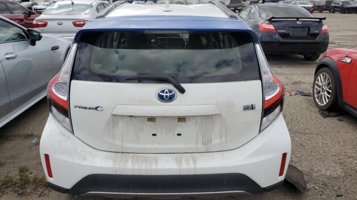 Toyota PRIUS C  2018
